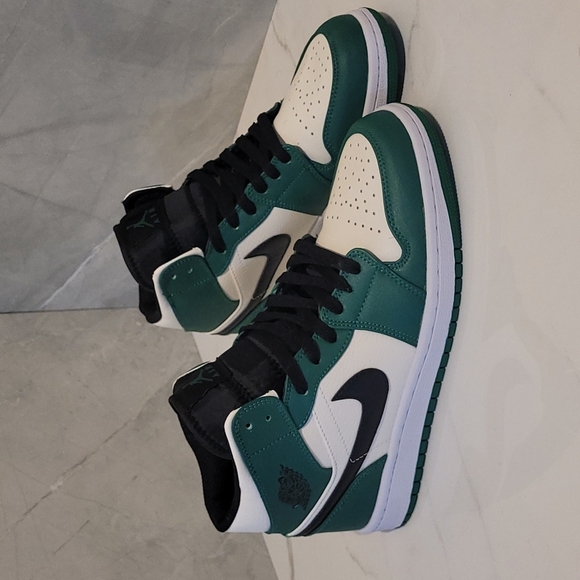 Other - Jordan 1 Pine Green